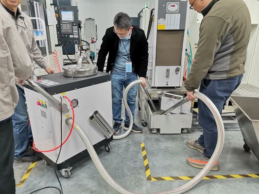 Verwerkingscapaciteit 8000L Chip Sludge Removal Machine CNC Water Tank Reiniging